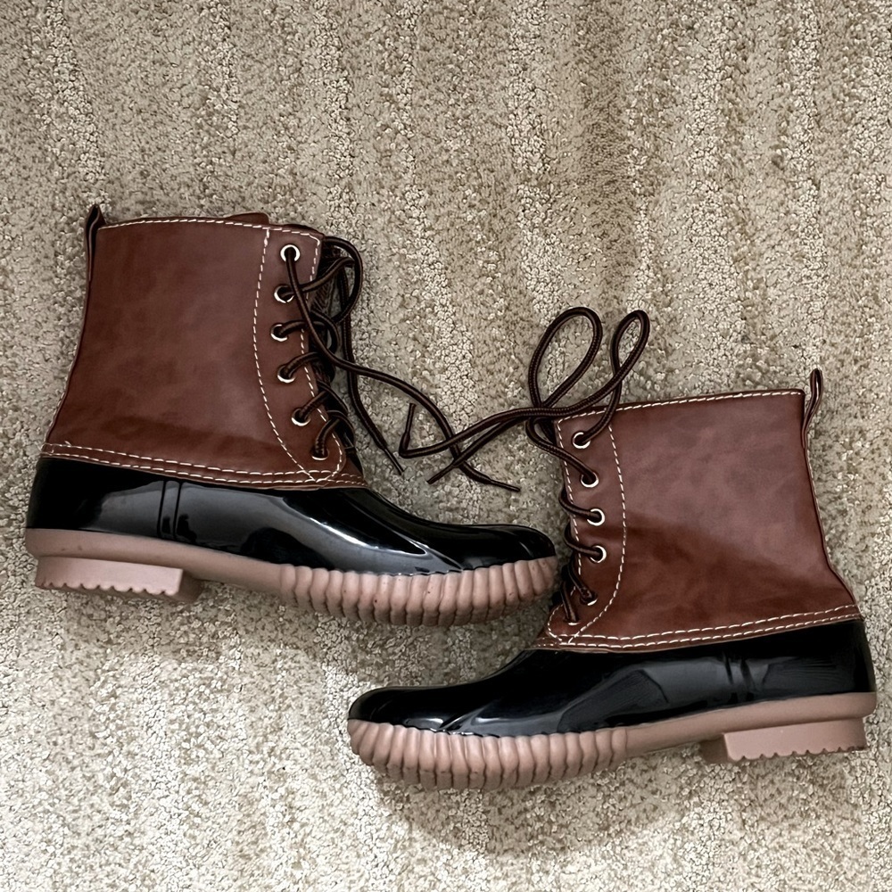 Rain Boots size 6 women’s